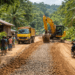 Perbaikan jalan penghubung antar kampung di wilayah pedesaan