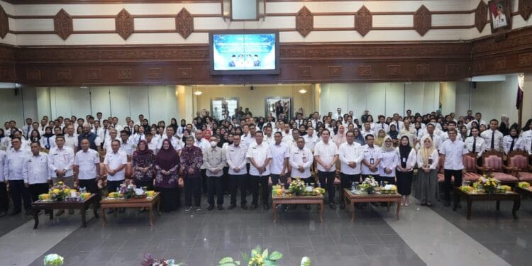 128 peserta Pelatihan Dasar (Latsar) Calon Pegawai Negeri Sipil (CPNS) Angkatan 116, 117, dan 118 resmi menuntaskan pendidikan dan pelatihan dasar (foto: Humas Pemerintah)